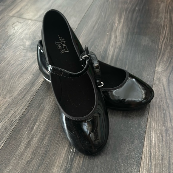 Tap Shoes - Picture 1 of 1